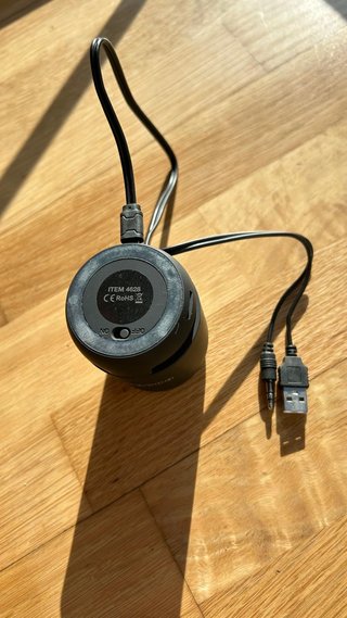 Mini Altavoz Bluetooth Compacto + 2x Charging cabl