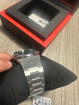 Tissot PRX Quartz 40 mm esfera verde.