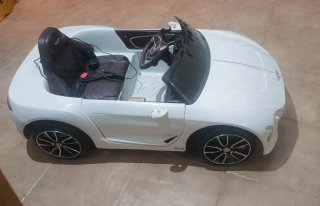 Coche eléctrico infantil