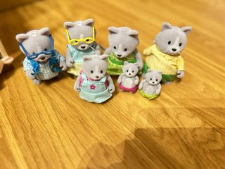 Li’l Woodzeez Familia Gatos Daintypaw
