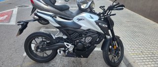 Honda CB125 Naked Negra y Blanca