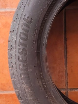 Neumático Bridgestone poco uso