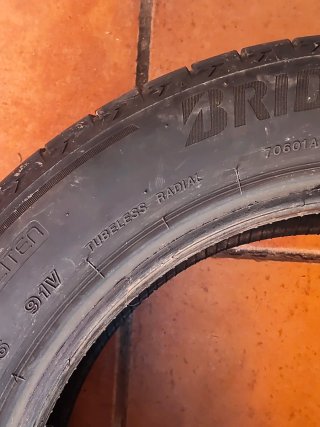 Neumático Bridgestone poco uso