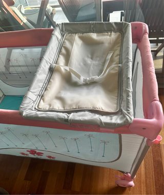 Cuna de viaje niña+ colchón ALVI 120x60 con ruedas