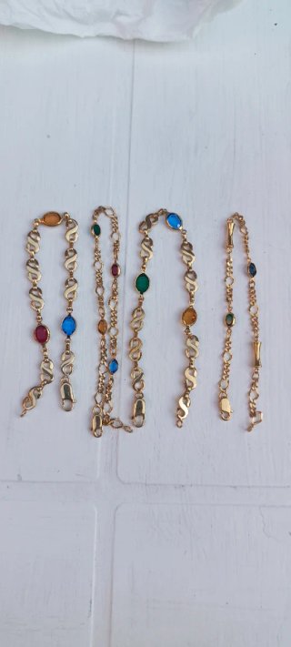 Bonitas pulseras chapadas en oro