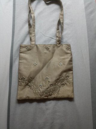 Bolso de mano con lentejuelas
