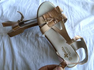 Sandalias de cuero mujer plateadas y blancas