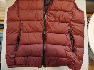 Chaleco Bershka con capucha Talla M