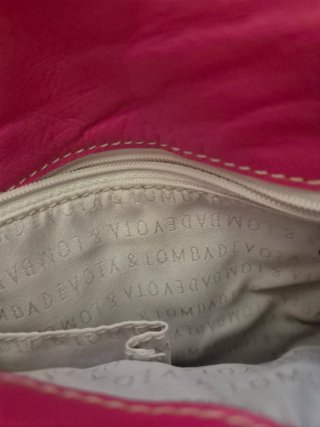 Bolso Devota & Lomba color fresa perforado
