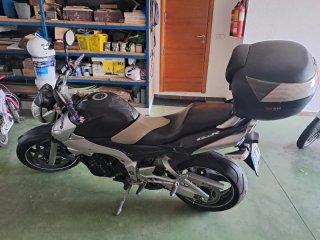 Suzuki GSR600