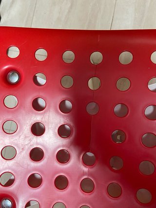 Silla de escritorio con ruedas roja