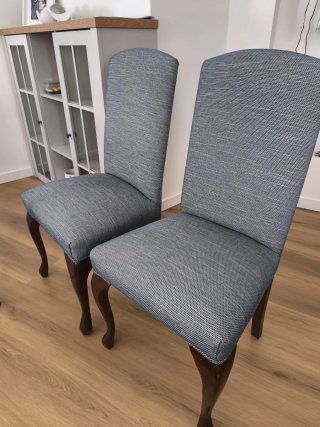 Silla tapizada azul y madera  4 und.