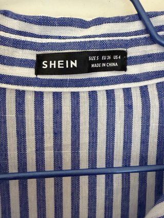 Blusa SHEIN Rayas Azul y Blanco Talla M