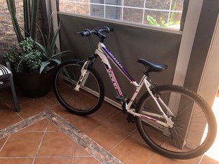 Bicicleta Montaña Blanca y Morada