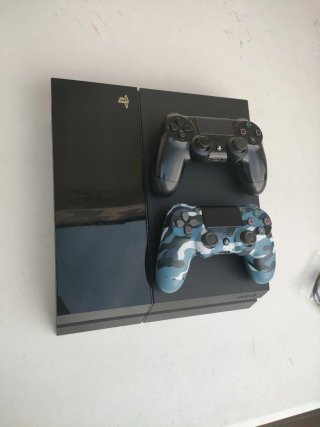 PS4 (PlayStation 4) + 2 Mandos + 4 Juegos