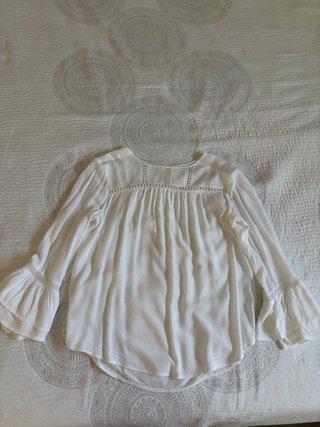 Blusa Sfera blanca con encaje
