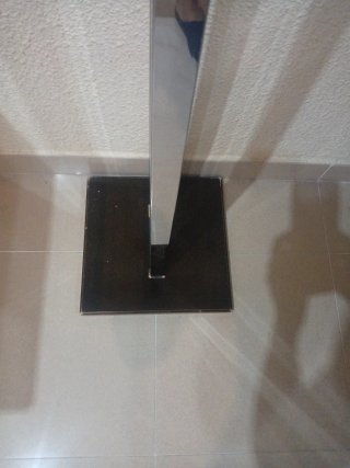 Galán de noche metal y madera