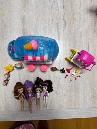 Muñecas Enchantimals con Accesorios