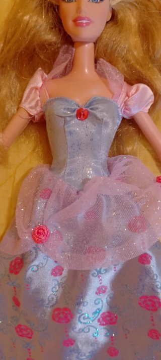 Barbie Principessa con Corona e Vestito Rosa