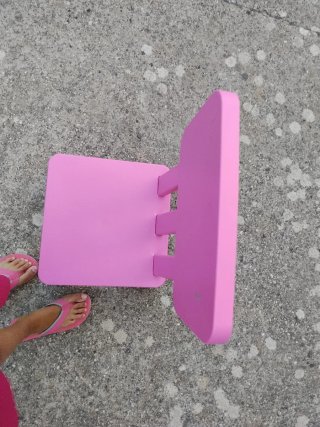 Mesa y silla rosa Mammut Ikea
