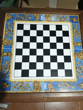 Tablero de ajedrez de cerámica decorado