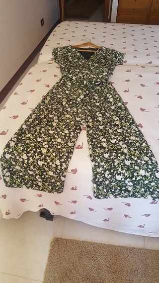 Mono largo , floral verde y blanco