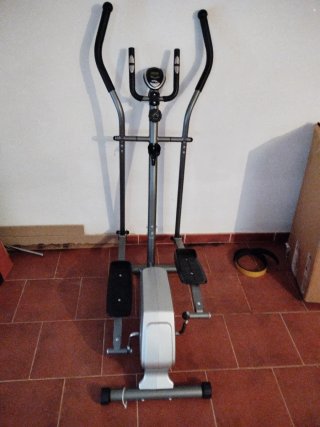 Bicicleta Elíptica Gris y Negra