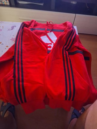 Sudadera Adidas Roja con Logo Grande