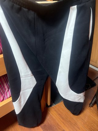 Pantalones Corteiz Negros y Blancos