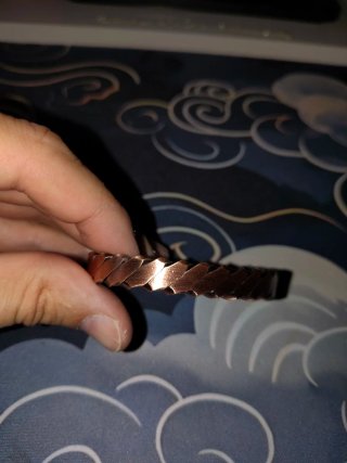 Pulsera de diseño cobre con imanes