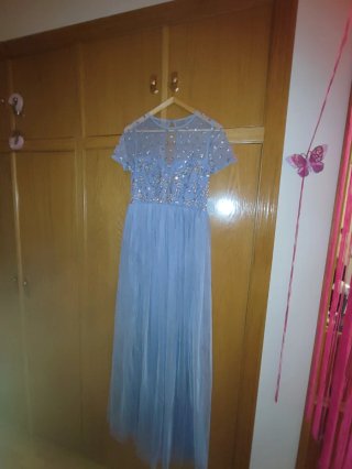 Vestido de fiesta azul y plateado