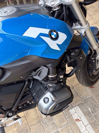 BMW R1200R muy bonita