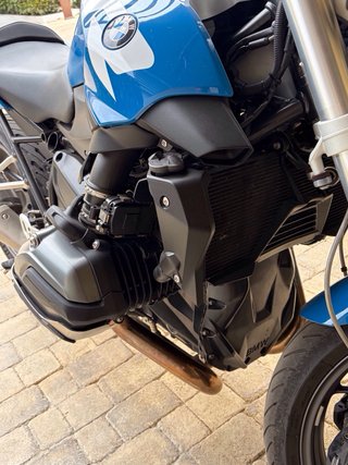 BMW R1200R muy bonita