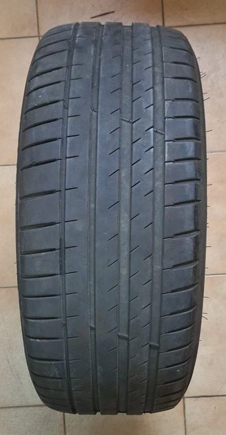 Neumáticos varios: Michelin, Bridgestone, Goodyear