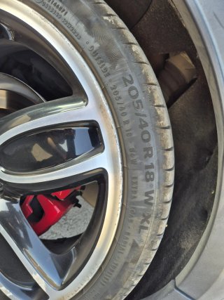 2 Ruedas Runflat Continental 205/40 R18 W XL