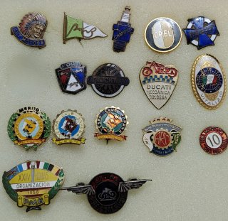 Lote insignias automoción