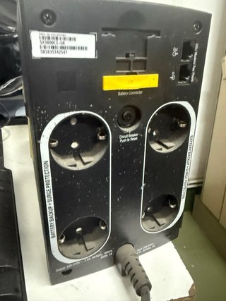 SAI Schneider Electric Back-UPS 800