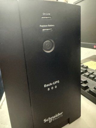 SAI Schneider Electric Back-UPS 800