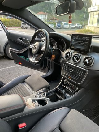 Mercedes-Benz GLA200d AMG
