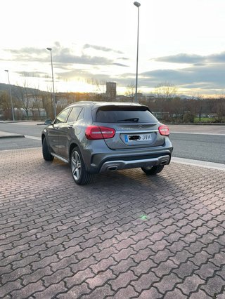 Mercedes-Benz GLA200d AMG