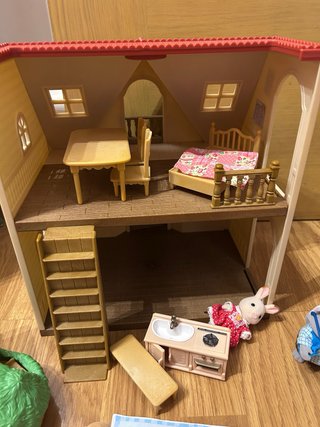 Lote Sylvanian Families Casa y Figuras