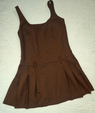 Vestido corto negro estilo pichi
