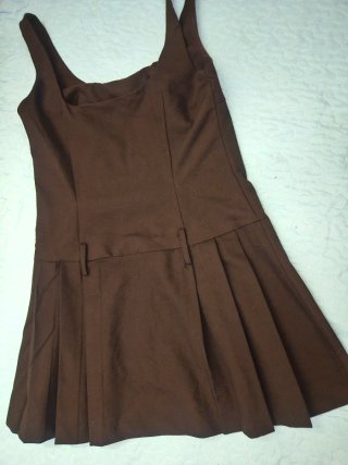 Vestido corto negro estilo pichi
