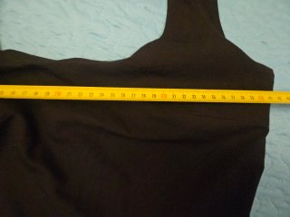 Vestido corto negro estilo pichi