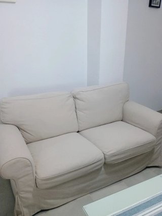 Sofá 2 plazas Ikea model EKTORP