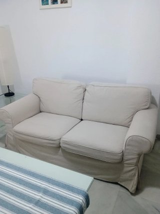 Sofá 2 plazas Ikea model EKTORP