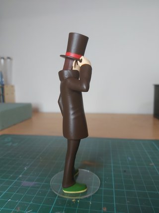 Figura Resina Profesor Layton 14 cm