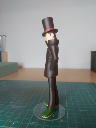 Figura Resina Profesor Layton 14 cm