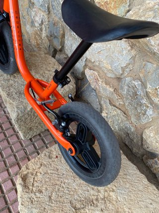Bicicleta de equilibrio Decathlon naranja