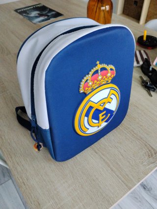 Lote Placa Chapa mas mochila Real Madrid